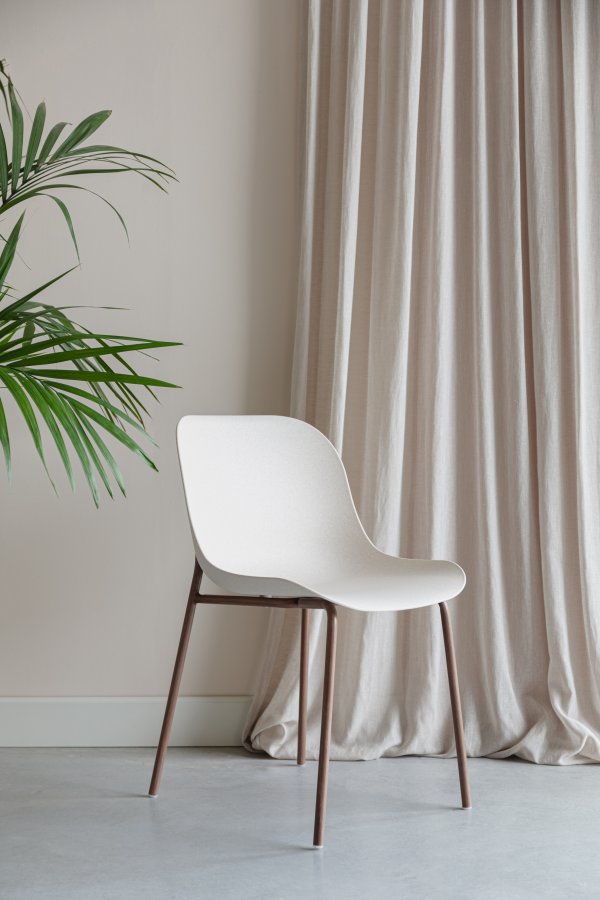 WHITE LABEL LIVING Spisestuestol i hvete – hvit polypropylen og metall