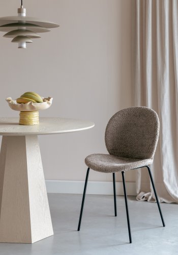 ZUIVER Bonnet spisebordstol - beige polyester teddystoff og sort metall