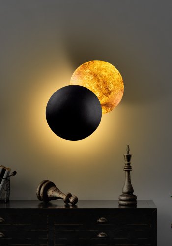 LUMI Yosma vegglampe - svart og kobbermetall