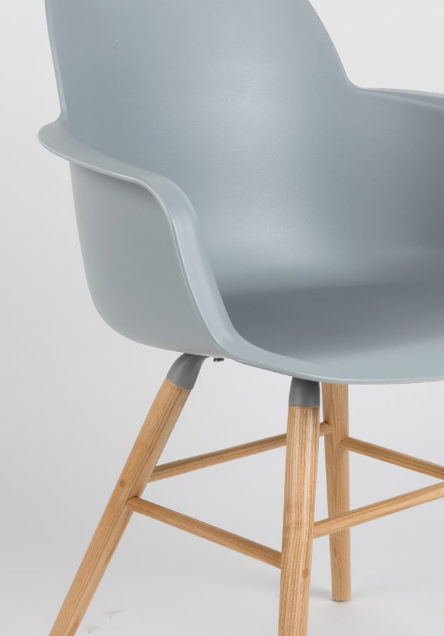 ZUIVER Albert Kuip lenestol, med armlener - lys gr plast og naturlig ask