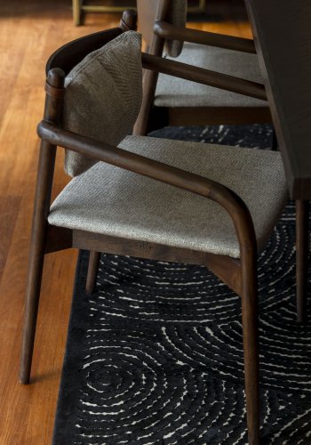 DUTCHBONE Torrance spisebordstol, m armlener - brun polyester og brunt tre