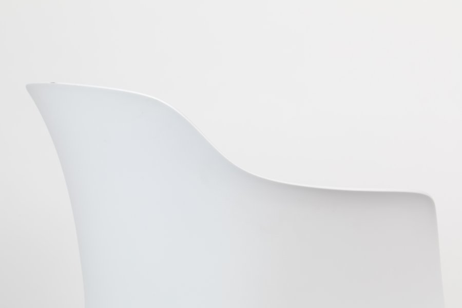 WHITE LABEL LIVING Tango spisebordsstol, med armlener - hvit polypropylen og stl