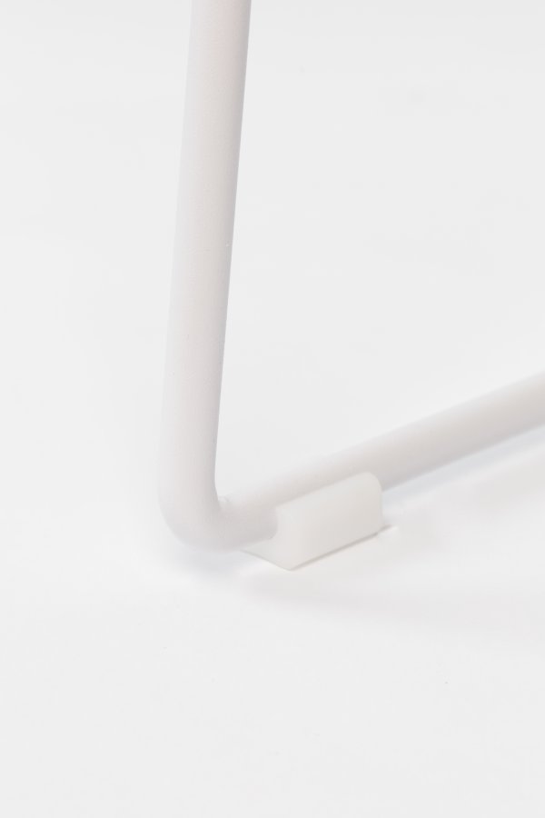 WHITE LABEL LIVING Tango spisebordsstol, med armlener - hvit polypropylen og stl