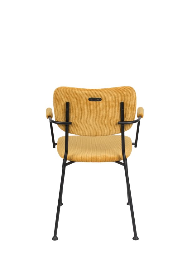 ZUIVER Benson spisebordsstol, med armlener - okergul flyelspolyester og sort stl