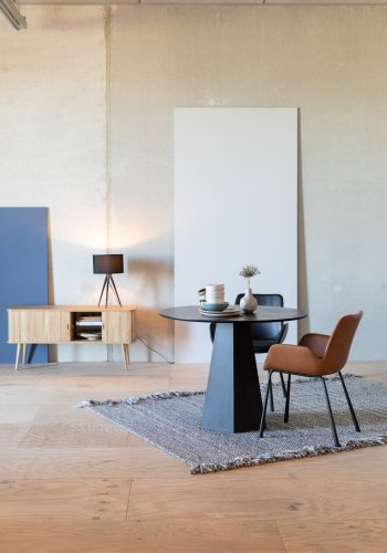 ZUIVER Brit LL spisebordsstol, med armlener - sort PU og sort stl