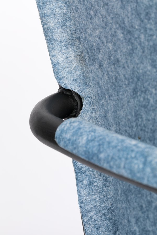 ZUIVER Trst spisebordstol, m. armlen, stablebart - blandet bltt resirkulert PET og sort stl