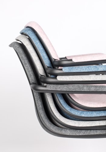 ZUIVER Trst spisebordstol, m. armlen, stablebart - blandet bltt resirkulert PET og sort stl