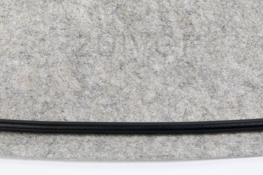 ZUIVER Trst spisebordstol, m. armlen, stables - askegr resirkulert PET og sort stl