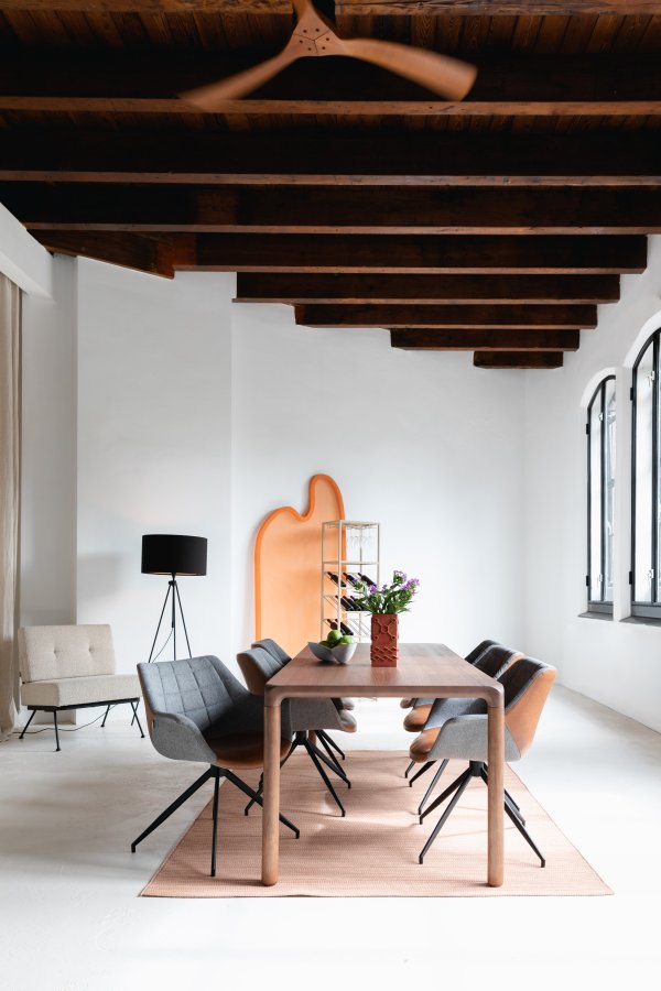 ZUIVER Doulton Svingstol, m armlener - vintage brun, gr polyakryl/polyester og sort stl