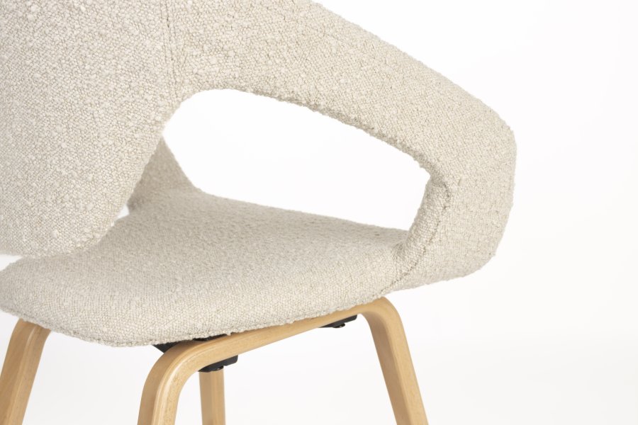 ZUIVER Flexback spisebordstol, med armlener - beige bouclé og naturlig bketre