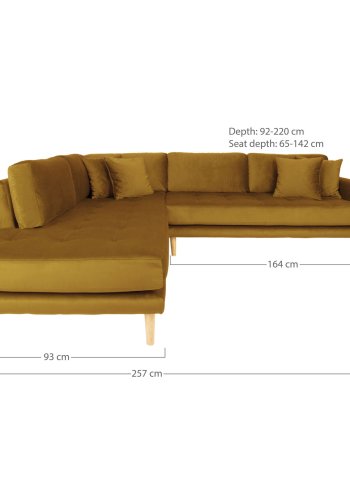 HOUSE NORDIC Lido hjrnesofa med pen ende - Hjrnesofa med pen ende, venstrevendt i sennepsgul velour med fire puter og naturlige treben, HN1004