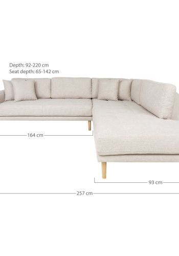 HOUSE NORDIC Lido hjrnesofa med pen ende - Hjrnesofa med pen ende, hyrevendt i sand med fire puter og naturlige treben, HN1050