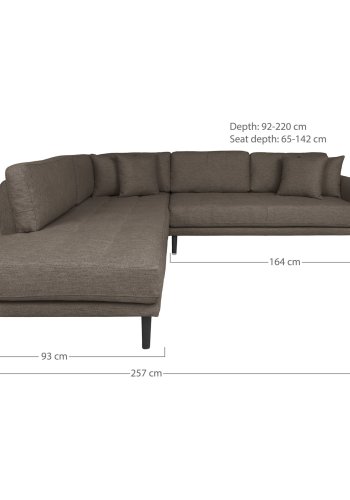 HOUSE NORDIC Hjrnesofa med pen ende - Hjrnesofa med pen ende, venstrevendt i brunt med fire puter og svarte treben, HN1055