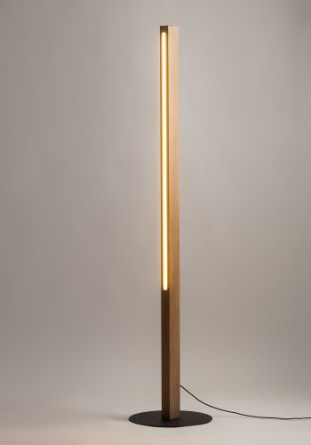 TK Teo LED gulvlampe - naturlig tre og sort metall