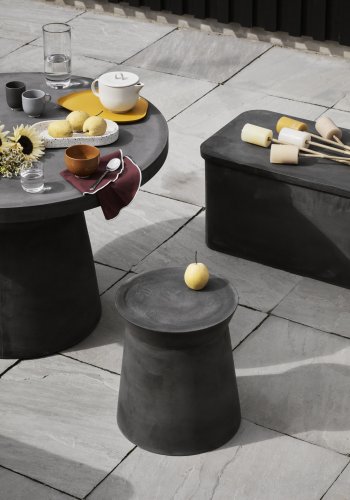 BROSTE COPENHAGEN Hagebord i fiber, rundt - kullfibersement (110)