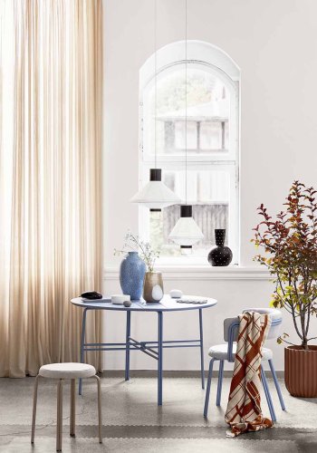 BROSTE COPENHAGEN Ada Dot Vase, rund – taupefarbenes, warmgraues Glas