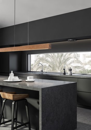 TK Teo LED taklampe 1260 - valnttfarget tre og sort metall