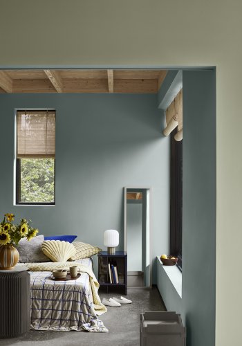 BROSTE COPENHAGEN Tenna Wandspiegel, rechteckig – Spiegelglas und regengraues MDF (140 x 38)