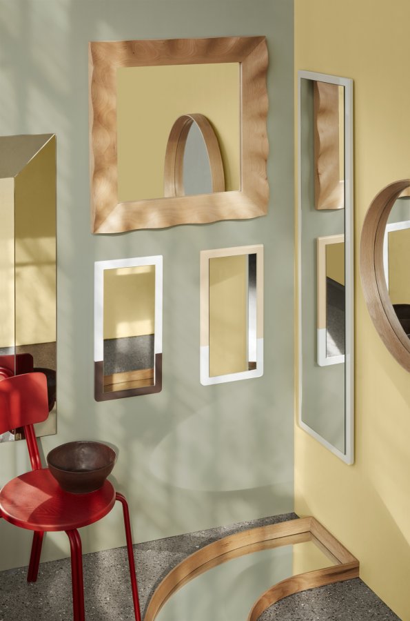 BROSTE COPENHAGEN Tenna Wandspiegel, rechteckig – Spiegelglas und regengraues MDF (52 x 26)