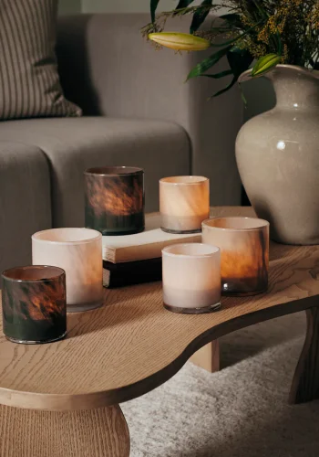 BROSTE COPENHAGEN Solai Teelichthalter – taupefarbenes, warmes graues Glas (H:8)