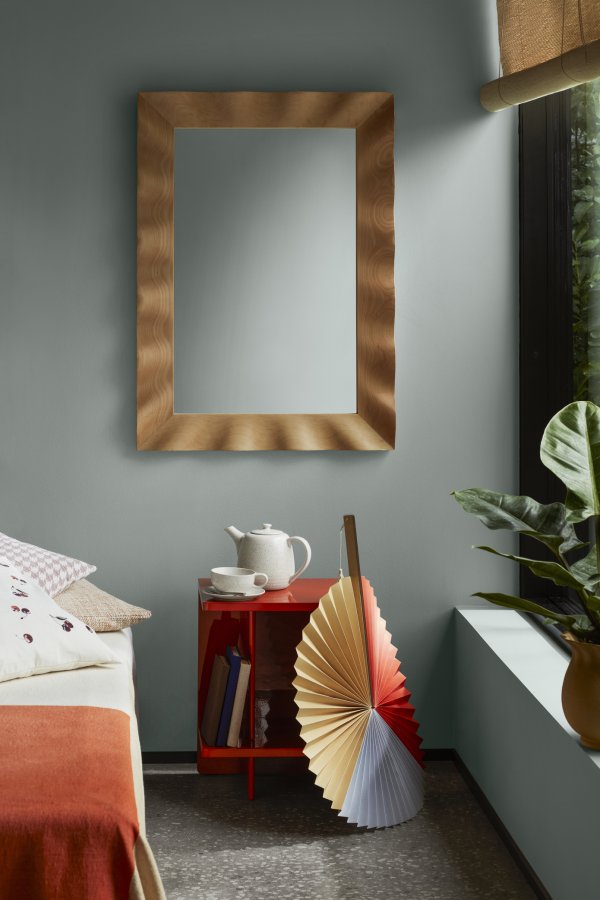 BROSTE COPENHAGEN Wellenförmiger Wandspiegel, rechteckig – Spiegelglas und Naturbuche (100x70)