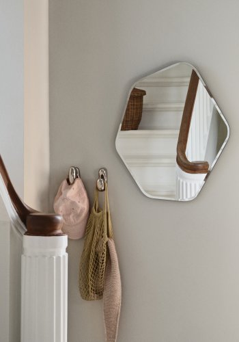 BROSTE COPENHAGEN Ruby veggspeil, sekskant - speilglass og svart MDF (60x50)