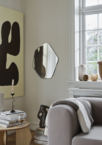 BROSTE COPENHAGEN Ruby veggspeil, sekskant - speilglass og svart MDF (60x50)