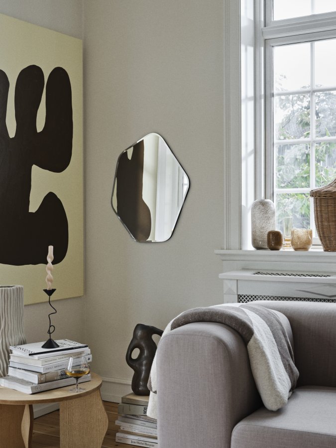 BROSTE COPENHAGEN Ruby veggspeil, sekskant - speilglass og svart MDF (60x50)