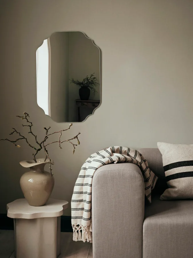 BROSTE COPENHAGEN Lulu Wandspiegel, rechteckig – Spiegelglas und schwarzes MDF (70x50)