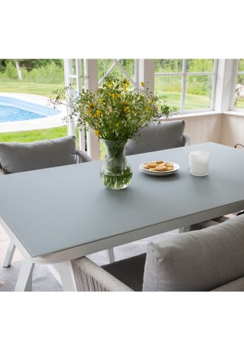 VENTURE DESIGN Virya hagebord - grtt glass og hvit aluminium (160x90)