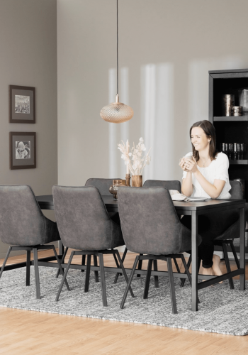 ROWICO Rektangulärt Everett Vitrinskp med 2 Glasdörrar och 3 Hyllplan - Svart Ek och Metall