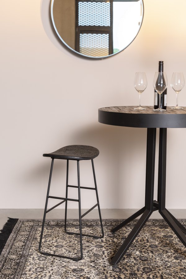 WHITE LABEL LIVING Tangle benkestol, med fotsttte - sort teak og stl