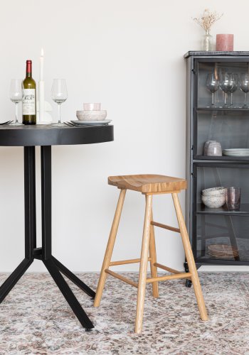 WHITE LABEL LIVING Vander benkekrakk, med fotsttte - naturlig eik