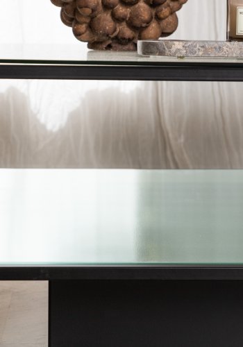 VENTURE DESIGN Maglehem salongbord, m. hylle - klart glass og sort stl (90x90)