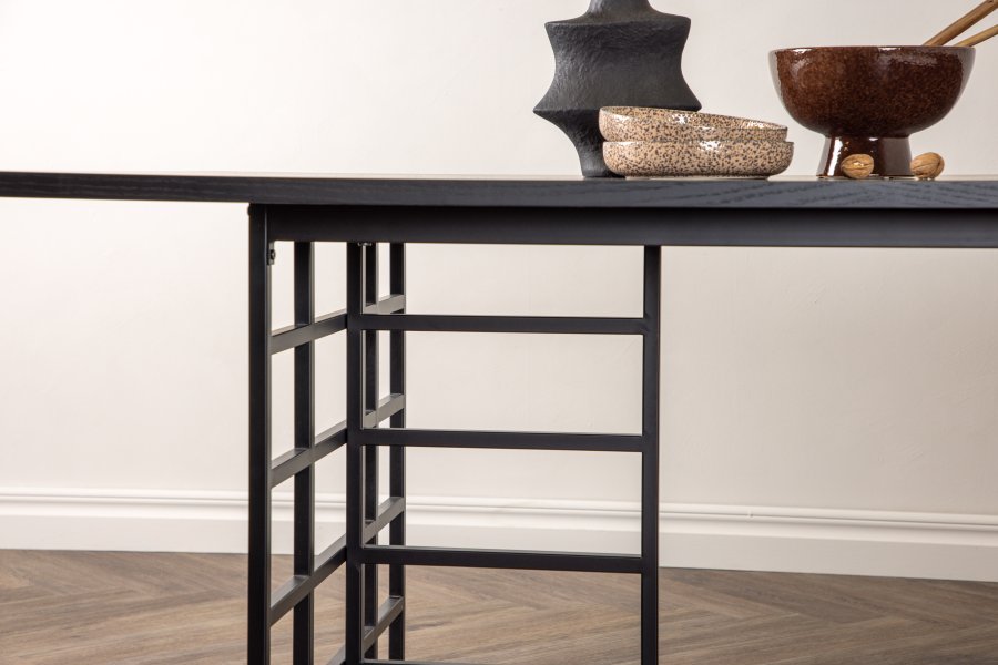 VENTURE DESIGN Ystad matbord, rektangulärt - svart ekfaner och svart aluminium (220x100)