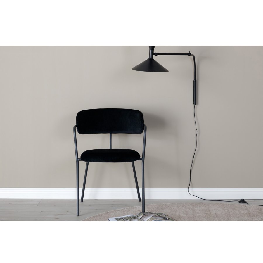 VENTURE DESIGN Arrow spisebordsstol, med armlener - sort velour og sort metall