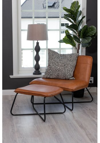 VENTURE DESIGN X lenestol med fotskammel - brun PU og svart jern