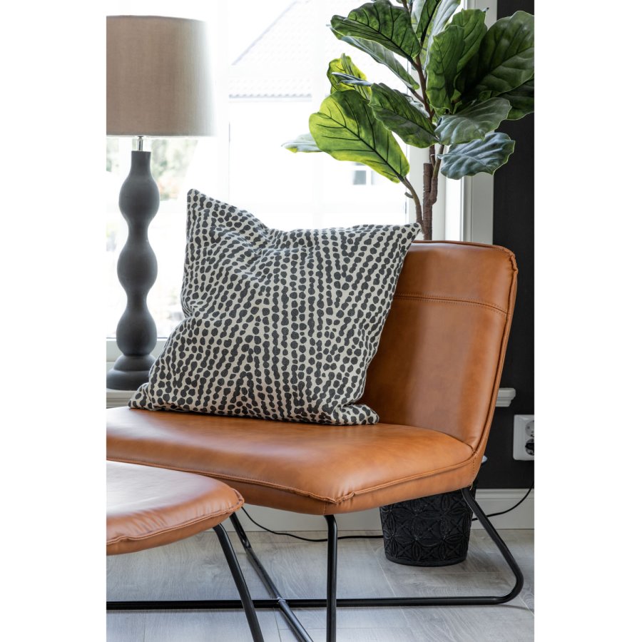 VENTURE DESIGN X lenestol med fotskammel - brun PU og svart jern