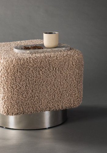 VENTURE DESIGN Newton puff, firkantet - brunt polyester teddystoff og slvstl (45x45)