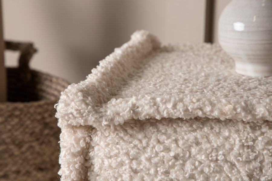 VENTURE DESIGN Castine puff, firkantet - hvit bouclé (40x40)