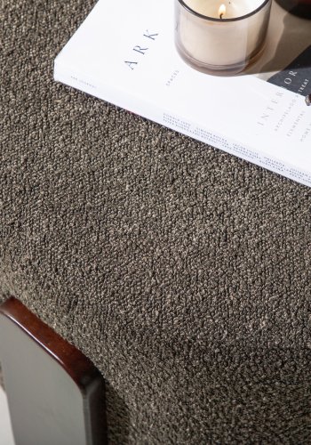 VENTURE DESIGN Kaffepuff, rund - mrkegr bouclé polyester og mrkebrunt gummitre (52,5)