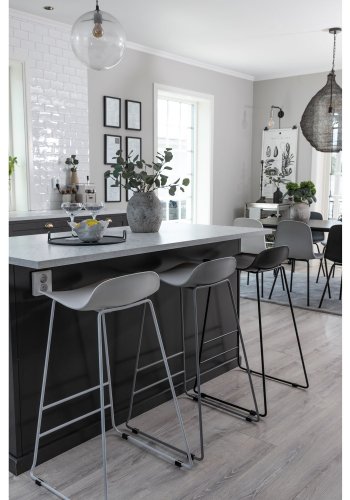 VENTURE DESIGN Wave barstol, med ryggsttte og fotsttte - gr plast og gr metall