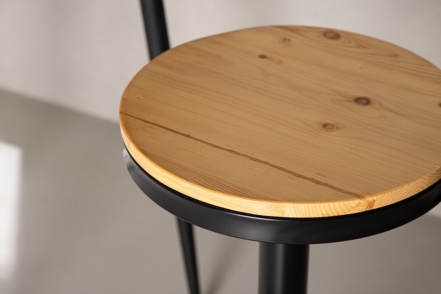 VENTURE DESIGN Conway barkrakk, hydejusterbar, med fotsttte - naturlig MDF og svart stl