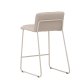 VENTURE DESIGN Bisbee Barhocker, mit Rückenlehne und Fußstütze – beigefarbener Bouclé-Stoff und Stahl
