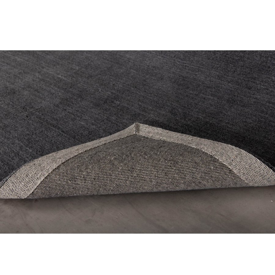 VENTURE DESIGN Ulla teppe - mrkegr ull og polyester (170x240)