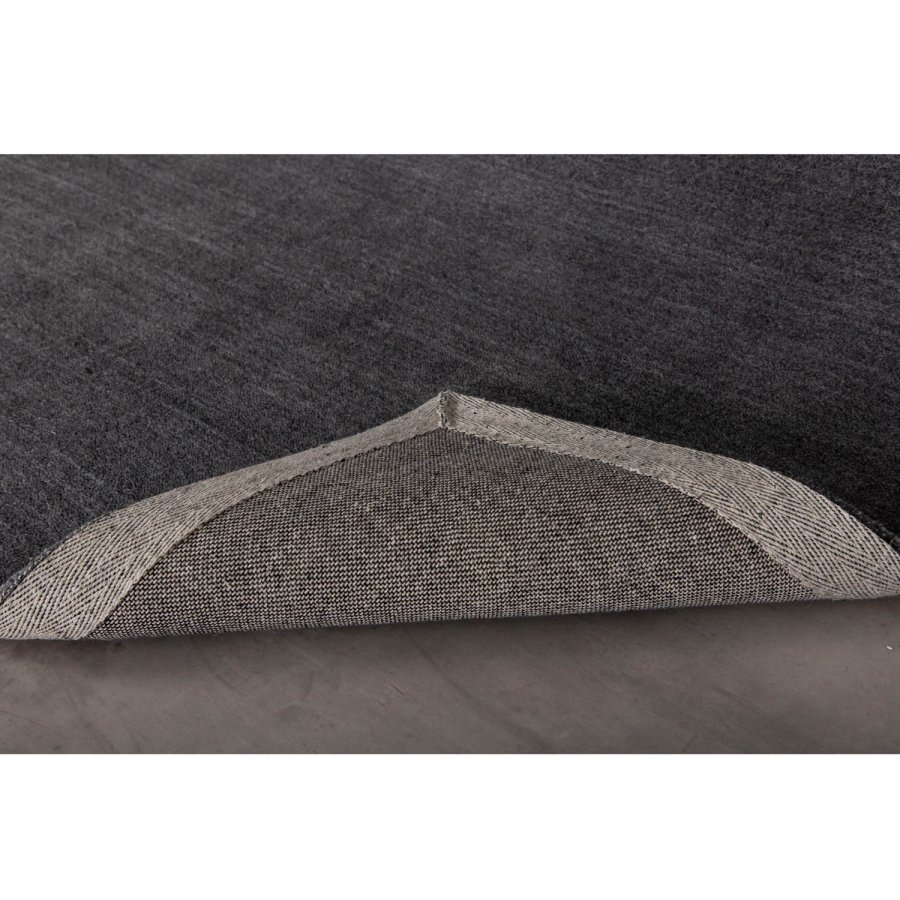 VENTURE DESIGN Ulla teppe - mrkegr ull og polyester (250x350)