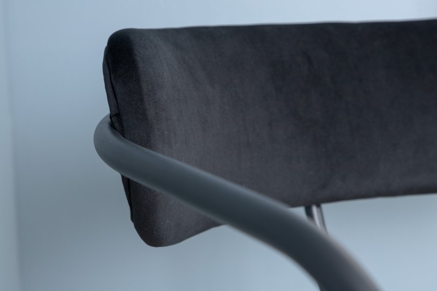 VENTURE DESIGN Duffy lenestol - svart flyel og sort stl