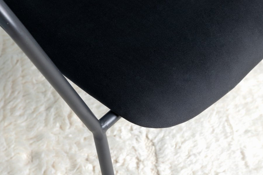 VENTURE DESIGN Duffy lenestol - svart flyel og sort stl