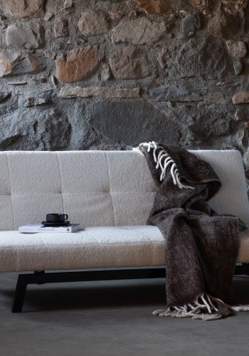 VENTURE DESIGN Bodil sovesofa - hvit teddystoff og sort stl (180x106)