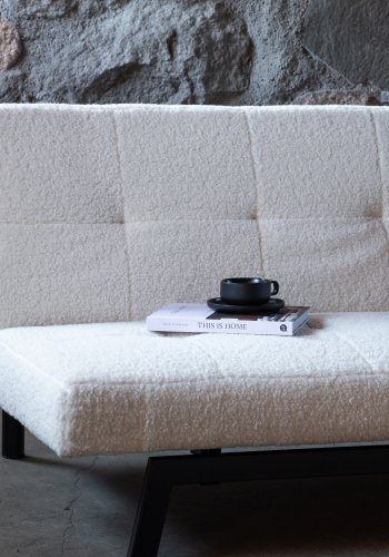 VENTURE DESIGN Bodil sovesofa - hvit teddystoff og sort stl (180x106)